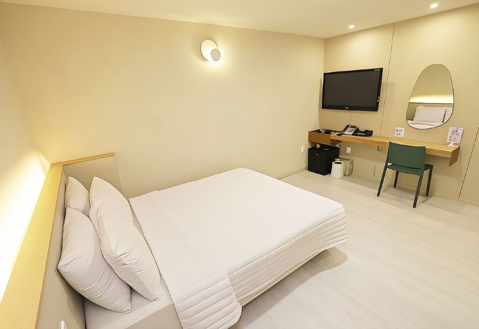 Chuncheon Sonamu Hotel - Housity