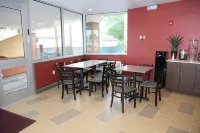 Red Carpet Inn Elmwood Hotels in Paterson