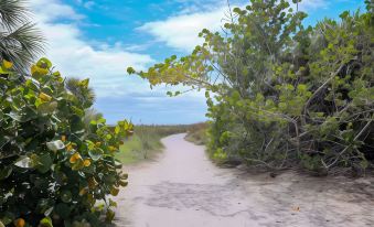 Siesta Key Beach Resort and Suites