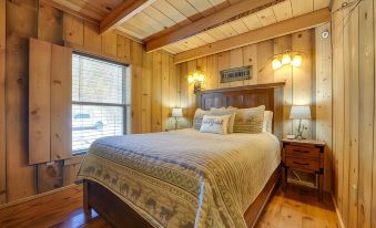 Antler's Point' Cabin w/ Patio & Grill in Branson