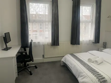 Modern 3Bed Garden House in Croydon, London ,uk Hotels near Croydon University Hospital