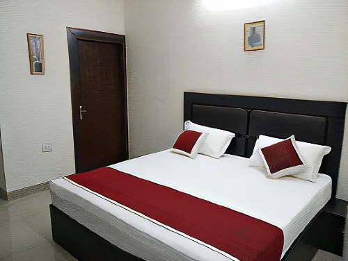 Tree of Happiness Homestay. Hotels in Lakavali