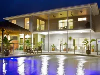 The Coast Motel Hotels in Emu Park