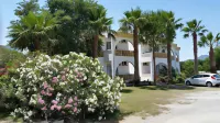 Paradise Hotels in Charkeia