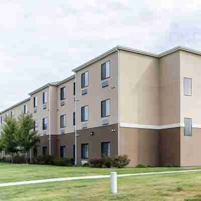 Comfort Inn & Suites Lawrence Hotel Exterior