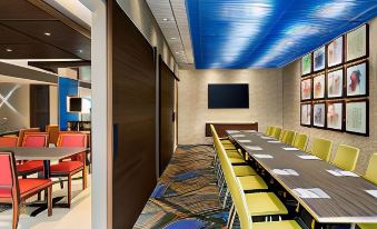 Holiday Inn Express & Suites Boston South - Randolph