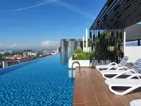 Ipoh Town Horizon Skypool Suites 4-11pax by IWH Suites