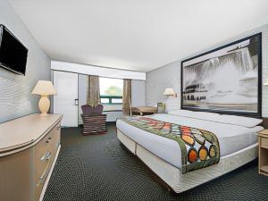 Super 8 by Wyndham Niagara Falls North