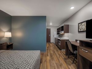 WoodSpring Suites Milwaukee - Menomonee Falls