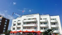 Cumberland Hotel - Oceana Collection