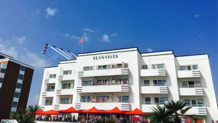Cumberland Hotel - Oceana Collection