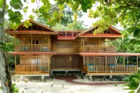 Casa Cayuco Eco-Adventure Lodge