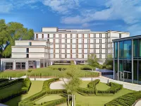Dorint Parkhotel Frankfurt/Bad Vilbel Отели рядом с достопримечательностью «Харнхайм»