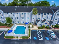 Microtel Inn & Suites by Wyndham Palm Coast I-95 - piscine