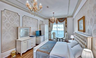 Royal Hotel