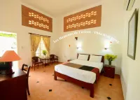 Les Hameaux de l'Orient Hotels in Trang Bang