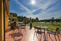 Villa Morro Suites Hotels in Corridonia