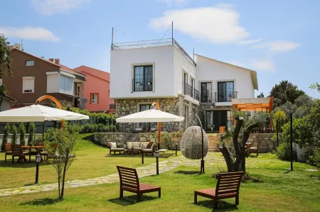 Huzurla Otel Отели в г. Denizli Mahallesi