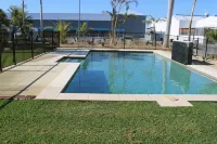 Quality Hotel Regent Rockhampton - Pools