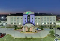 Holiday Inn Express & Suites Denton North