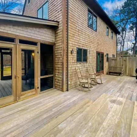 3-Br Oak Bluffs Retreat Near Towns & Beaches