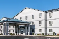 Bluffton Inn & Suites Hotels in Bluffton