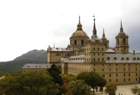 Hotel Florida Отели рядом с достопримечательностью «Парк Фелипе II»