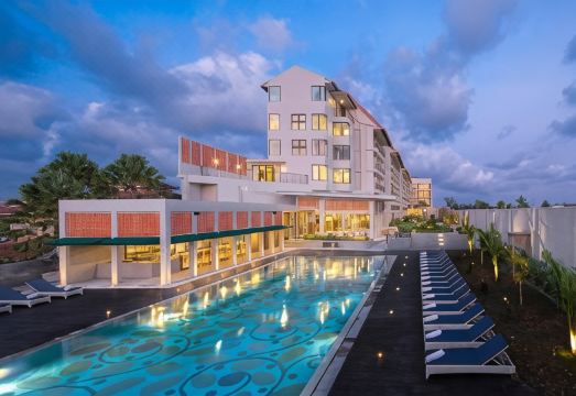 2. 이스틴 아시타 ..