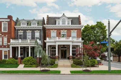 The Boulevard Inn Các khách sạn gần University of Richmond