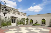 The Ritz-Carlton, New Orleans Hotels near Hoi Polloi