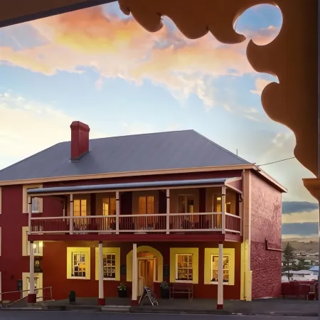Stanley Hotel & Apartments