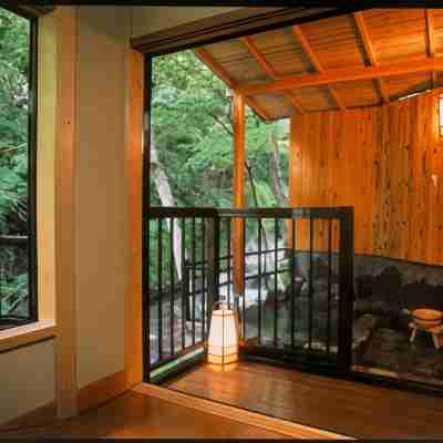 渓流沿いに佇む宿　割烹旅館　うおしづ Rooms