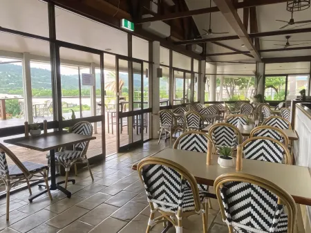 Colonial Palms Motor Inn Отели в г. Мандалей