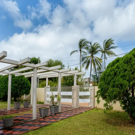 Dayanithi Guest House