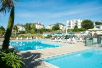 TLH Toorak Hotel - TLH Leisure, Entertainment and Spa Resort - Pools