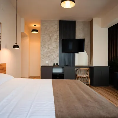 Stay At Georges And Fly Hotels near Zoo Baneasa