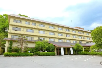 大江戸溫泉物語　信州鹿教湯 安樂寺 八角三重塔附近的飯店