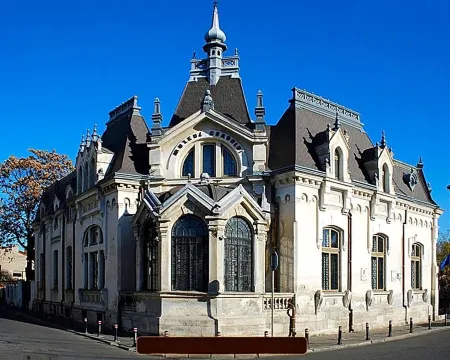 Hotel Central Отели в г. Targsoru Vechi