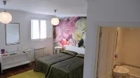 Hotel la Casa de Las Camelias Hotels near Palace Of The Marquis Of Ferrera, Luarca