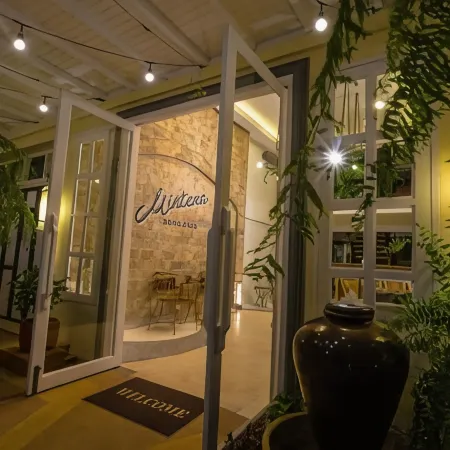 Mintara Hotel Отели рядом с достопримечательностью «Храм Фумин»