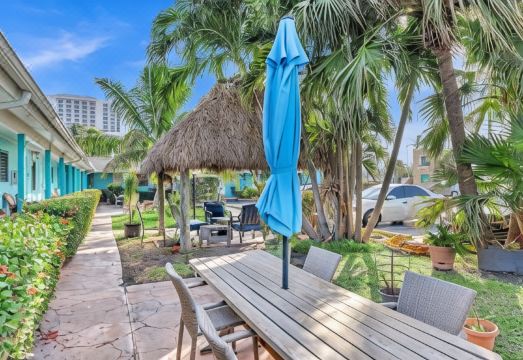 3. 더 캐롤라인..