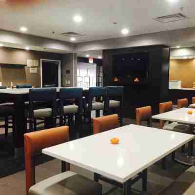 Hawthorn Extended Stay by Wyndham Columbus West Dining/Meeting Rooms