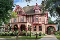 InnBuffalo Off Elmwood Hotels near Suny University At Buffalo