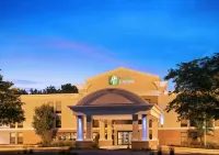 Holiday Inn Express INDIANAPOLIS AIRPORT by IHG