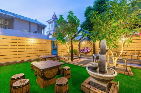 Marco Polo Phuket Poshtel & Bistro