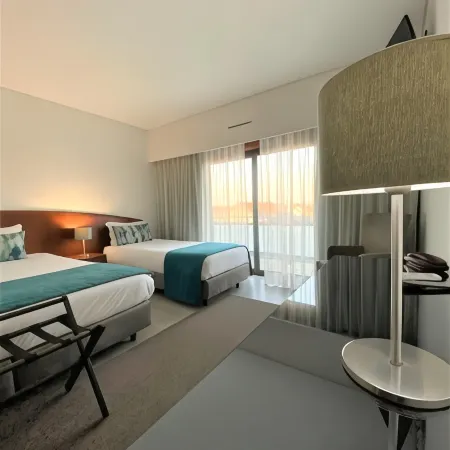 Apulia Praia Hotel Отели в г. Апулия