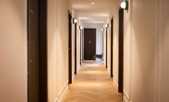 Monochrome - by Loginn Tel-Avivian Hotels