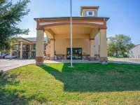 Moulton Inn &  Suites by OYO Near Shiner TX Hotels in Lavaca County
