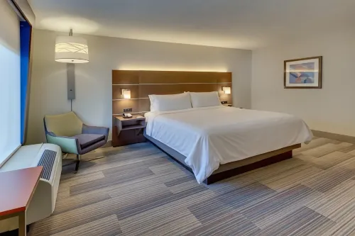 Holiday Inn Express & Suites Atlanta N-Perimeter Mall Area