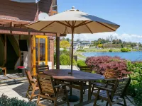 Cascades Lakefront Motel Hotels in Taupo